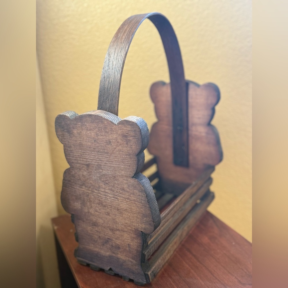 Vintage 1980’s Wooden Teddy Bear Magazine Rack Book Bin Sewing Basket Decor